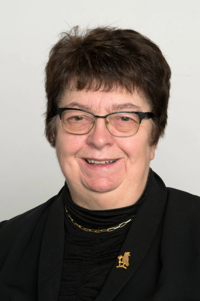 Headshot of Liz Hughes