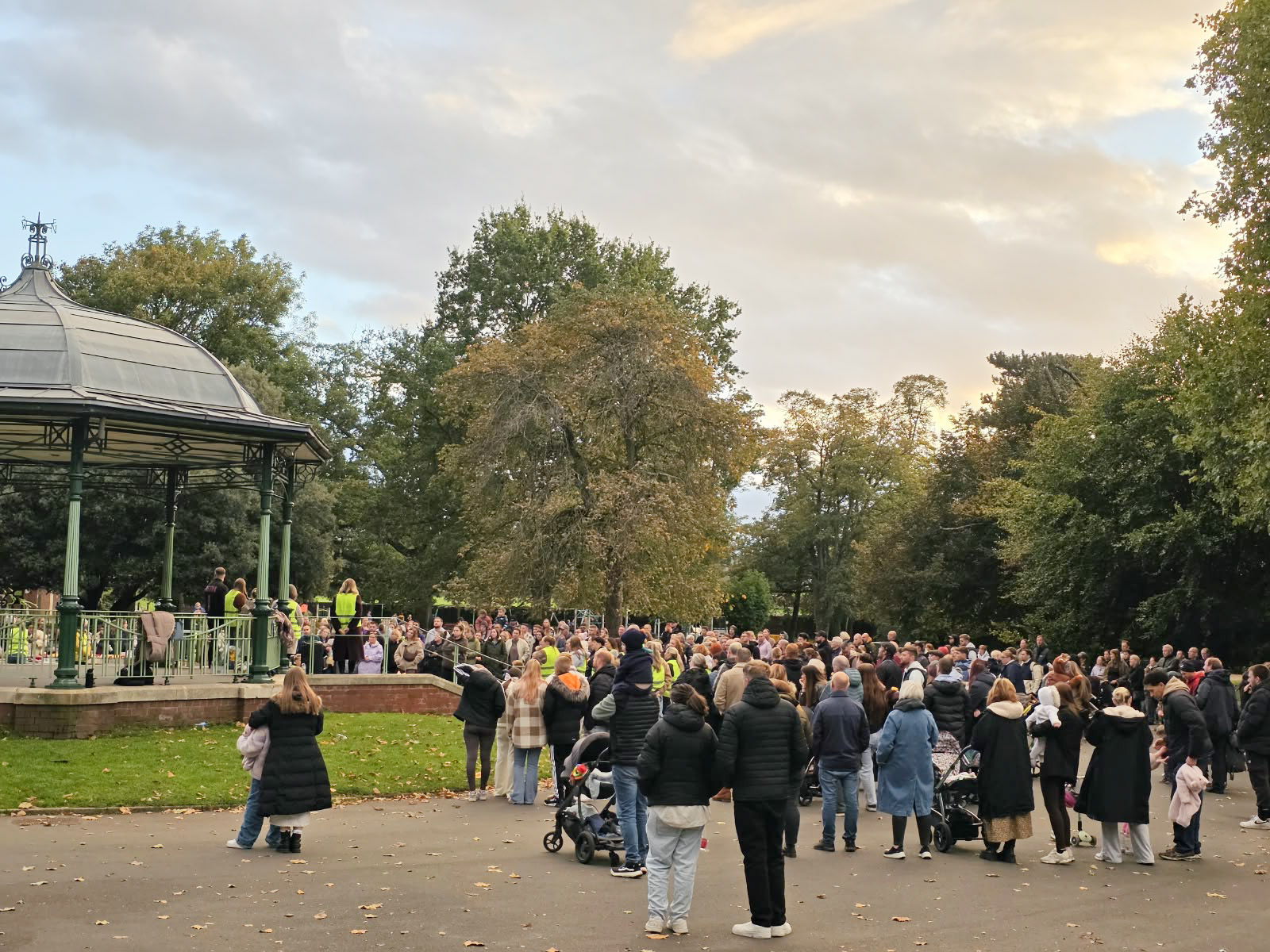 More than 500 join NHS team to remember babies at Dudley’s NHS Trust’s annual Walk of Hope